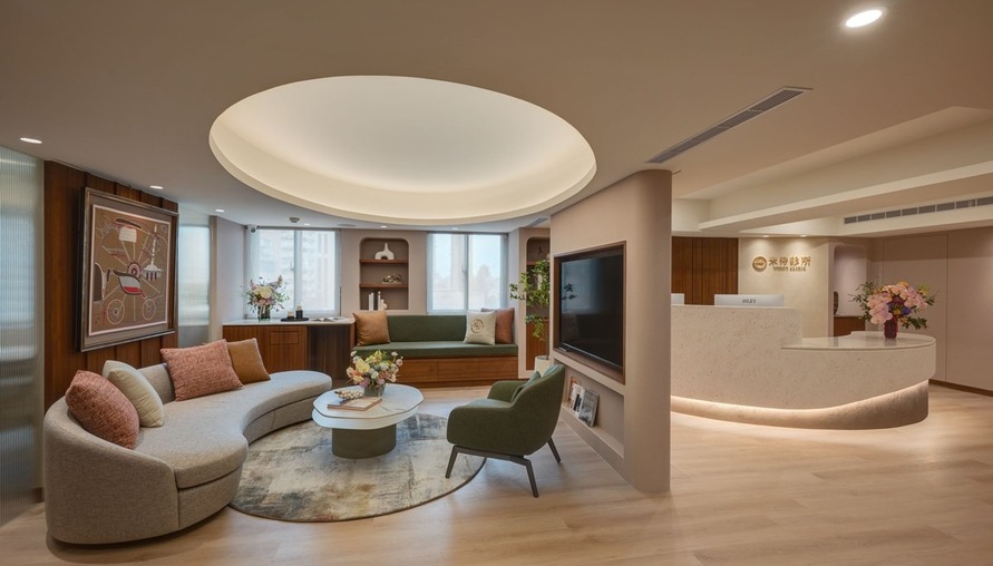 揮別冰冷印象  百坪診所體現家的溫潤自在｜現代風｜100坪