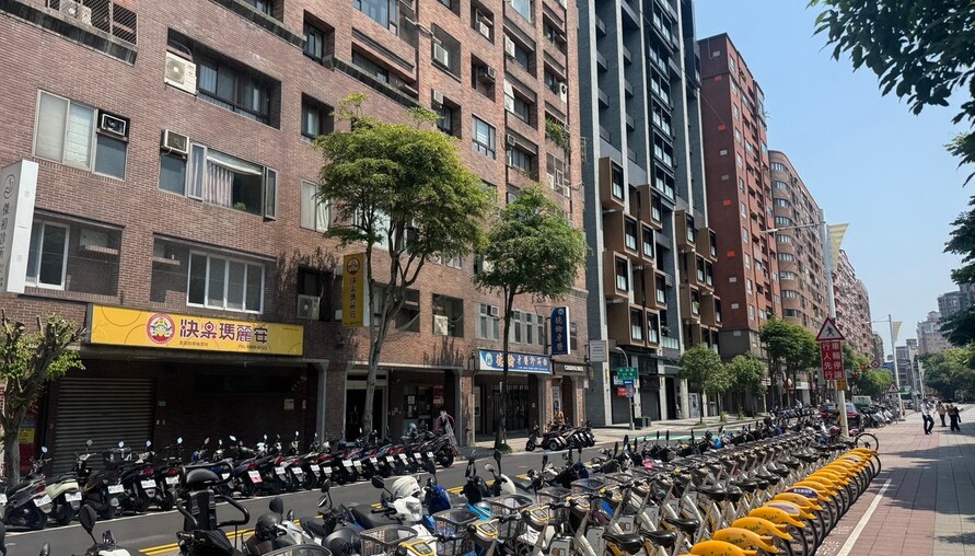 房市在「挑人」：公寓被市場半放生，大樓變成資金專用通道