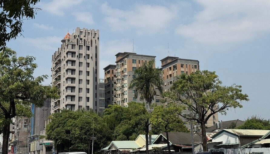 60歲老將苦撐、移工填補人力缺口、年輕人拒絕工地，營造業「三層斷層」危機