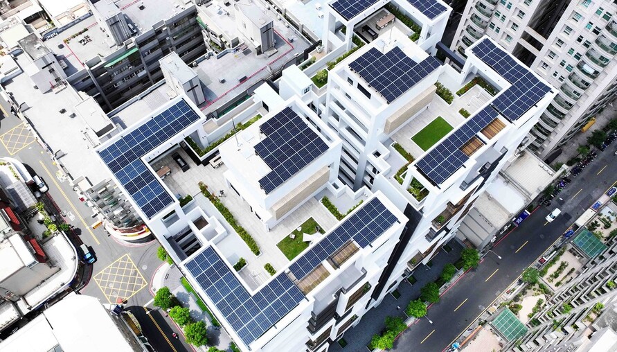 高雄太陽光電補助開跑！每峰瓩最高補1.2萬，透天裝5kW約9年回本