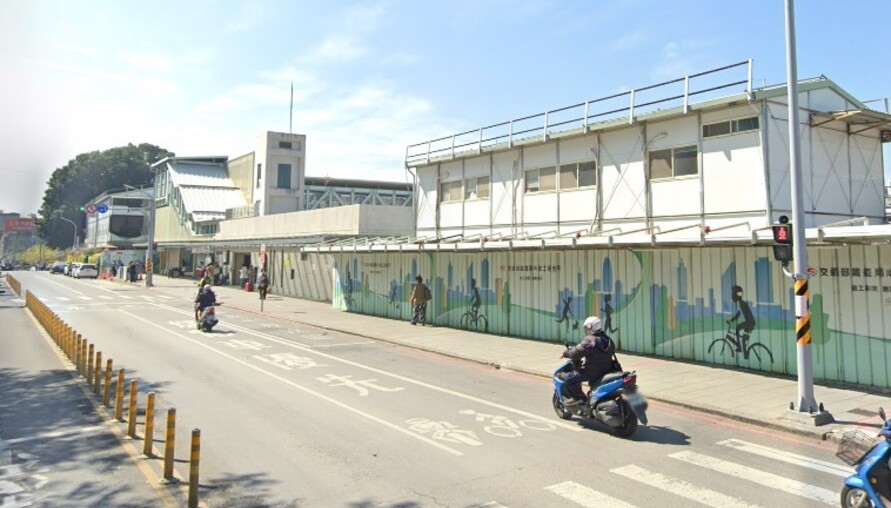 台南車站修了9年還在圍！古蹟變工地，117年才完工？市民：乾脆重蓋比較快