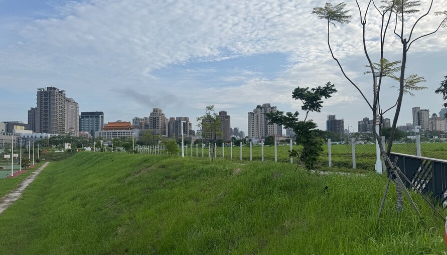 社宅蓋不出來是沒土地？專家直言：重劃區若先留地，就不會每次都喊沒地