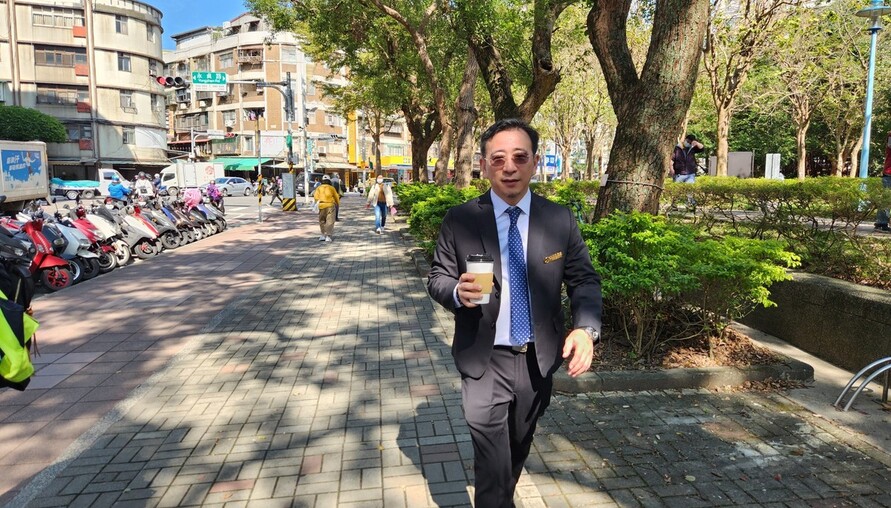 看屋後才發現親友在同品牌房仲上班！山哥：可以合作，但不建議跳過原房仲