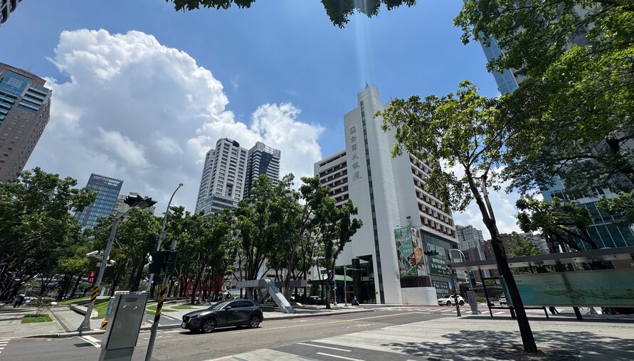選前全民瘋股、房市急凍？專家示警：最怕選後政策利多退場，股房雙市場一起受壓