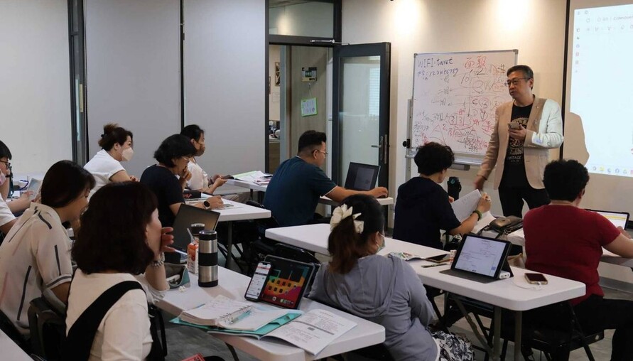 房仲教練馬先右推AI業務課程　主打開發、客戶經營與成交流程數位化