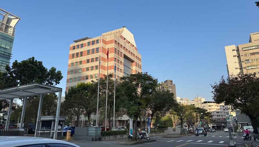公股整併「說一套做一套」？財政部喊開放卻無時程 百億入主國票金後竟「只做一半」