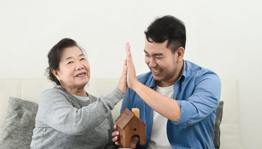 父母給房子，贈與、買賣還是繼承怎麼選？