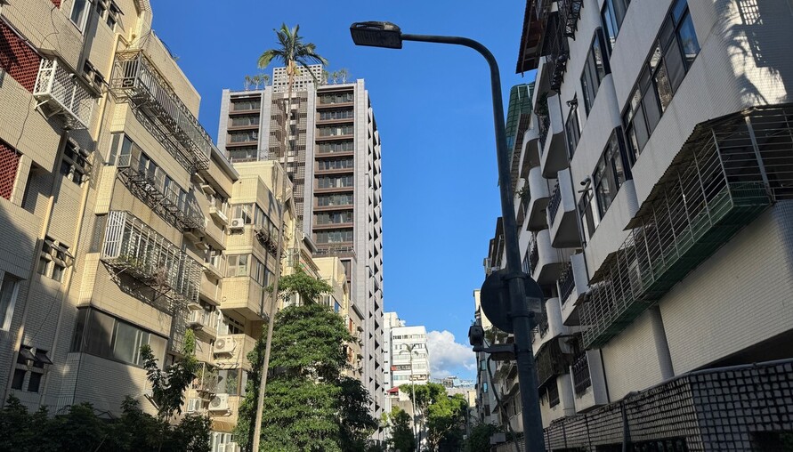 房市冷颼颼外國人卻越買越大！上半年「量未增、面積爆量」 專家：真外資進場了