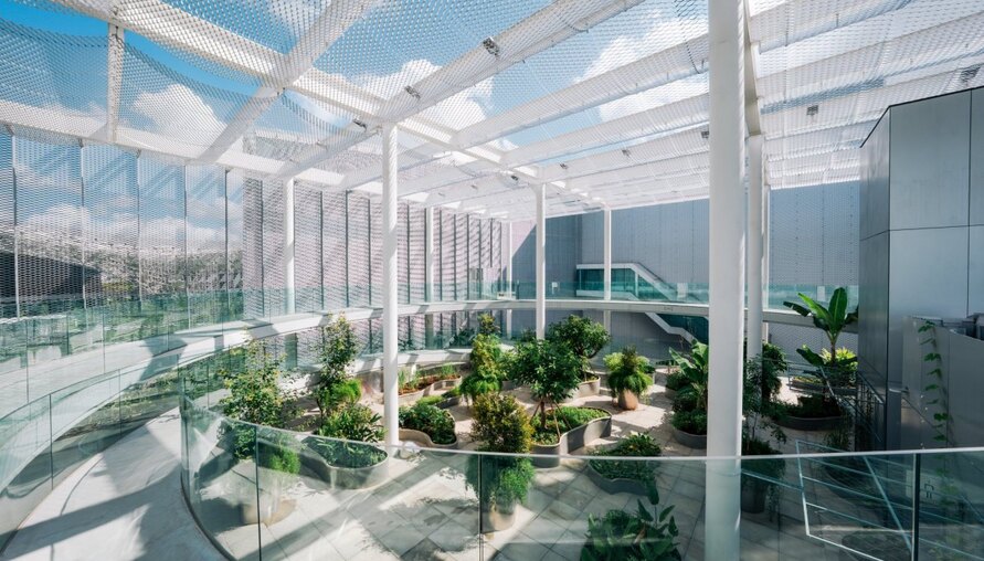 阮英俊「無界花園」於綠美圖生根　以植栽浮島串起移民記憶與多元文化共生