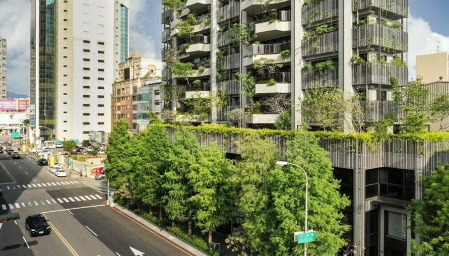 台中市推動宜居建築政策：打造垂直綠化城市，邁向2050淨零排放