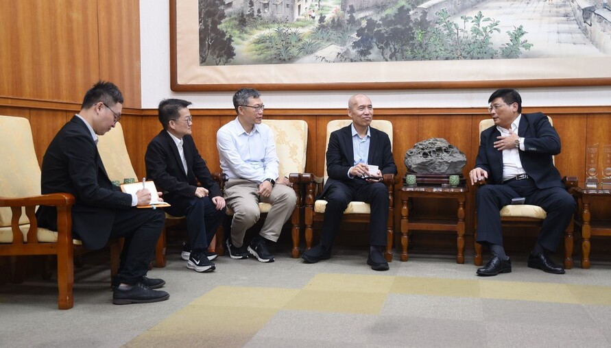 澎湖輪拚秋冬觀光！台航董座魏健宏拜會縣府 推台南安平航線、學生優惠、海味便當