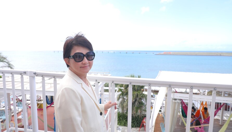 台中麗水漁港要變「愛琴海」！盧秀燕赴沖繩取經　參考瀨長島藍白建築打造海線新景點