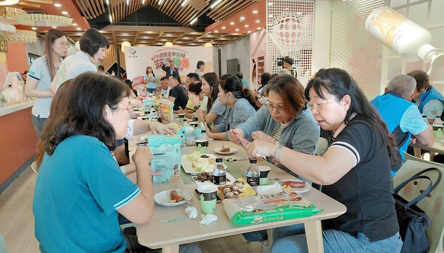 香菇竟然變成乖乖！台中新社黑早冬菇跨界變身人氣零食　還有杏鮑菇水餃、香菇脆片等特色新品