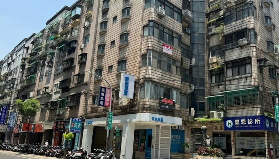 房市進入「初跌段」！專家示警：下半年恐迎主跌段，建商「先降先贏」