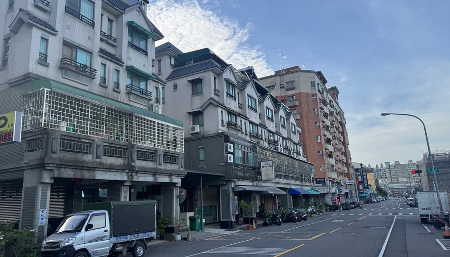 買房血淚選擇題：住老屋天天修到哭VS蝸居新屋後悔10年！你選哪個？