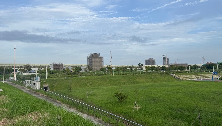 高鐵特區驚現「腰斬價」成交 自住客趁勢抄底 專家警告：這類產品別碰！