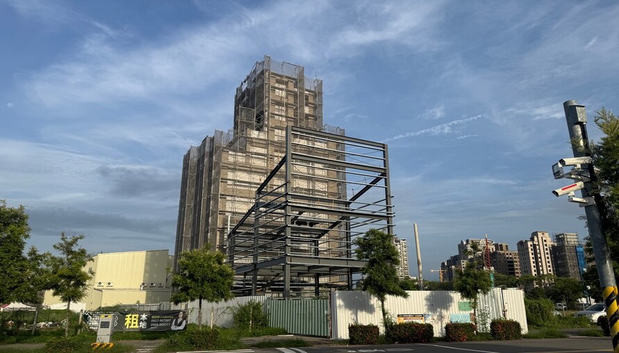 「開工穩死、不開工等死」建商資金鍊崩效應擴大 專家示警：這波風暴比2016年更慘烈
