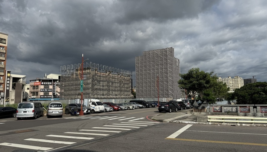 預售屋風暴擴大！建商賣股自救、銀行壓力爆表　北市豪宅也撐不住