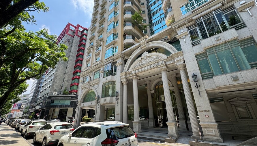 代銷龍頭獲利腰斬!建商爆虧損潮 專家示警:房市最冷寒冬來襲
