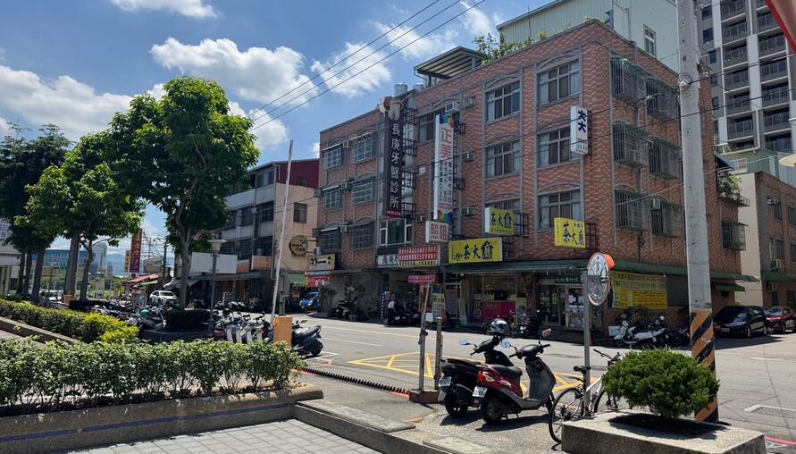 住獨棟電梯透天慘痛教訓！她曝「年噴10萬隱形成本」240坪打掃到哭