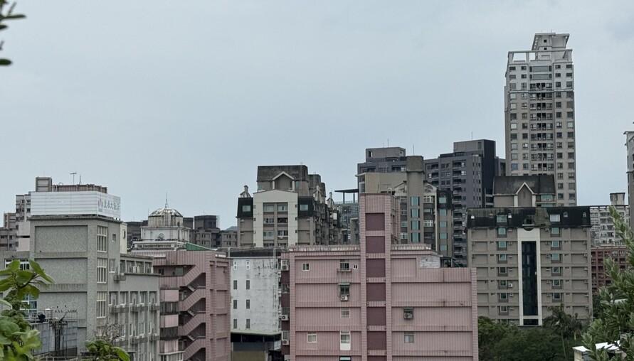 桃園中路特區買房全攻略：首購族必看優勢、房價與挑屋重點