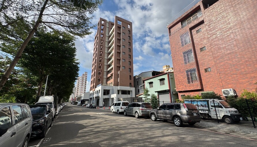 房市失速列車！預售量能連四跌價格卻飆天價　專家驚曝「恐怖平衡」內幕