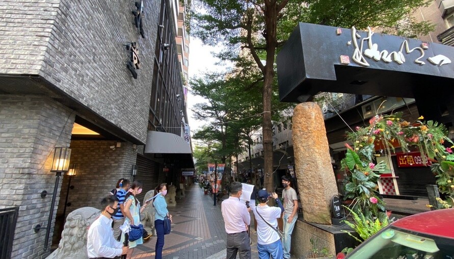 住進殼裡卻丟了人生？「房奴世代」的血淚真相：我們用尊嚴換頭期款