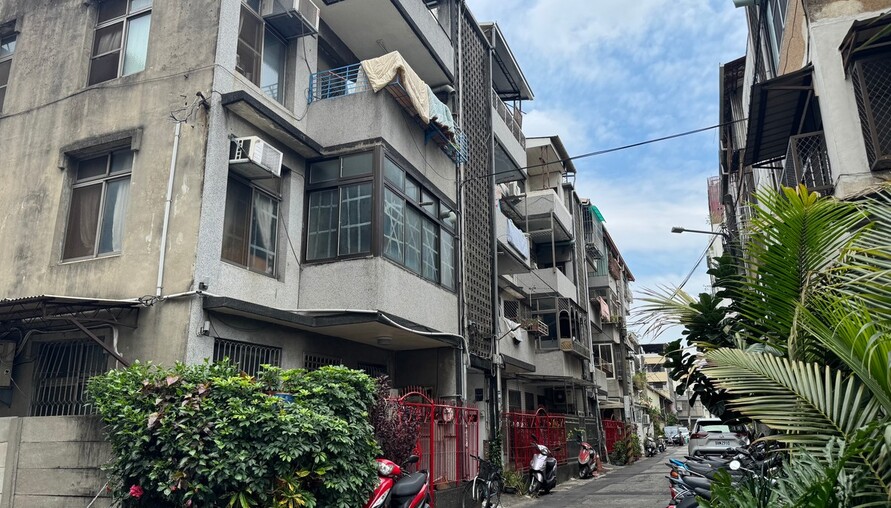 透天佔地糾紛引爆求償戰!買方怒控前屋主、房仲隱瞞實情 | M傳媒