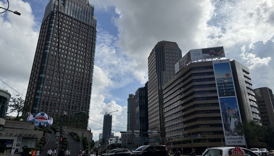 聰明買房策略！別再只跟一位房仲看房，改「跟三個仲介看三間房」節省十幾萬