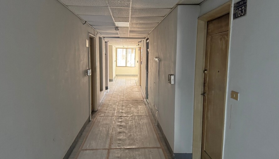 工地裡的「熟人監工」困擾！師傅嘆：最難的不是工程，而是屋主朋友的指點