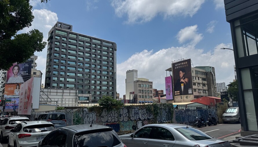 房市剛性需求被戳破？全台建案銷售來客量腰斬再腰斬 | M傳媒