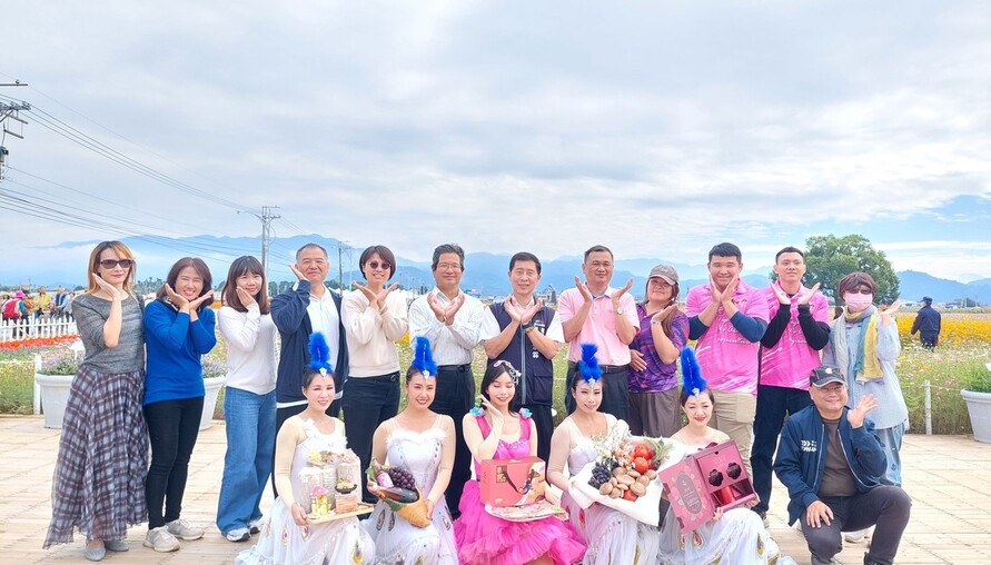 新社花毯節人氣爆棚！200萬人次爭睹花海 杏鮑菇香腸免費送掀熱潮