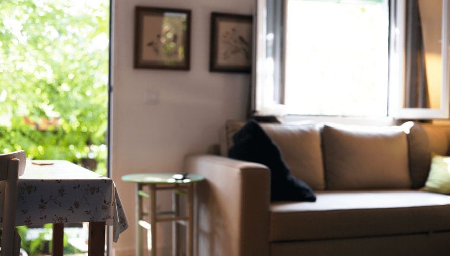 坐北朝南 vs. 坐南朝北怎麼選？專家深度分析採光、通風、房價「3 大差異」與台灣南北決策指南