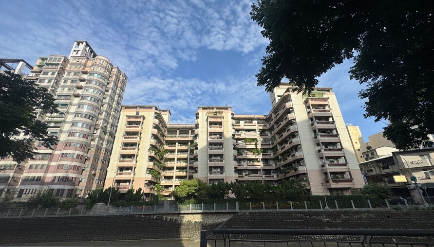 男友沒買房被嫌「不夠穩重」？結婚前夕被女方家長否決　網：殘酷但現實 | M傳媒