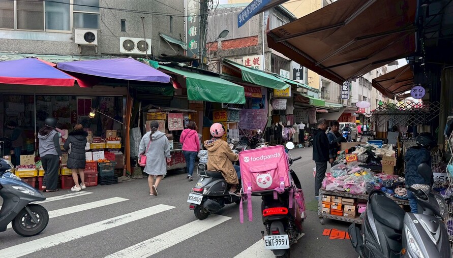 越南「200億大軍」奇襲台北商圈：一場用河粉與店面寫下的階級翻身血淚史 | M傳媒