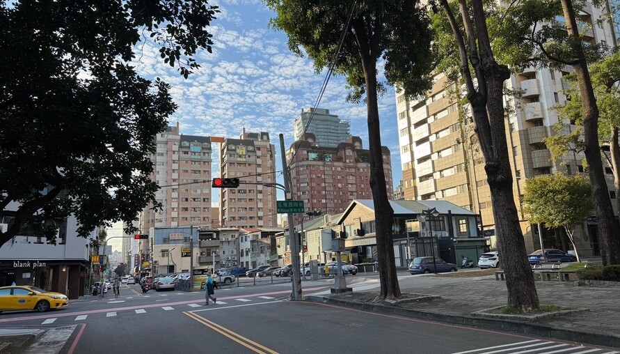 房仲服務費：一筆每年數百億的「信任稅」，誰在買單，誰在爭議？ | M傳媒