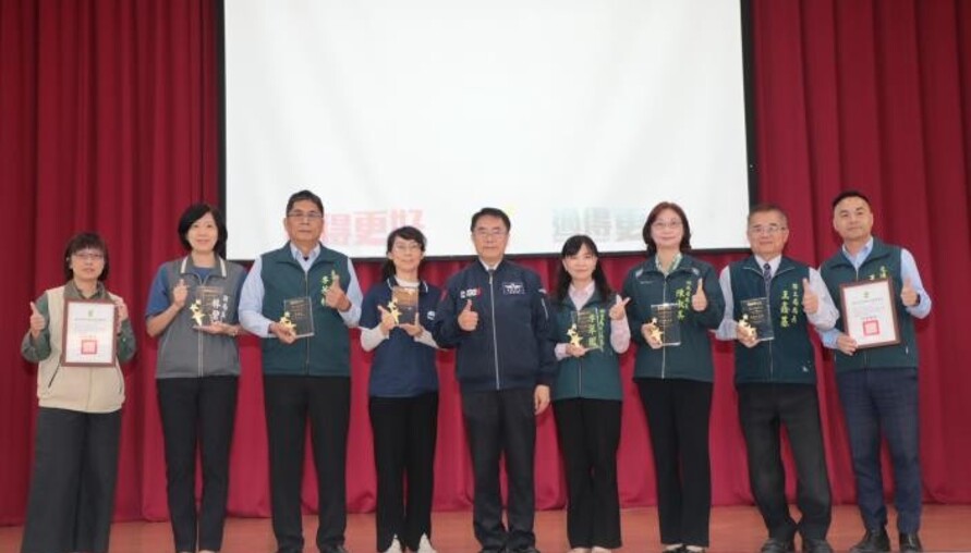 政府服務、稅務、地政到健康推動獲多獎項  黃偉哲：城市治理全面升級