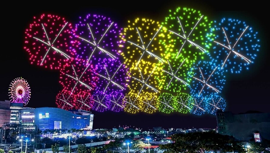 高雄跨年雙彩蛋！「水彈女王」權恩妃以紅色喜氣造型首登高雄跨年 亞灣跨年花火觀賞點公開 跟著BLACKPINK、TWICE音樂節奏躍向新年