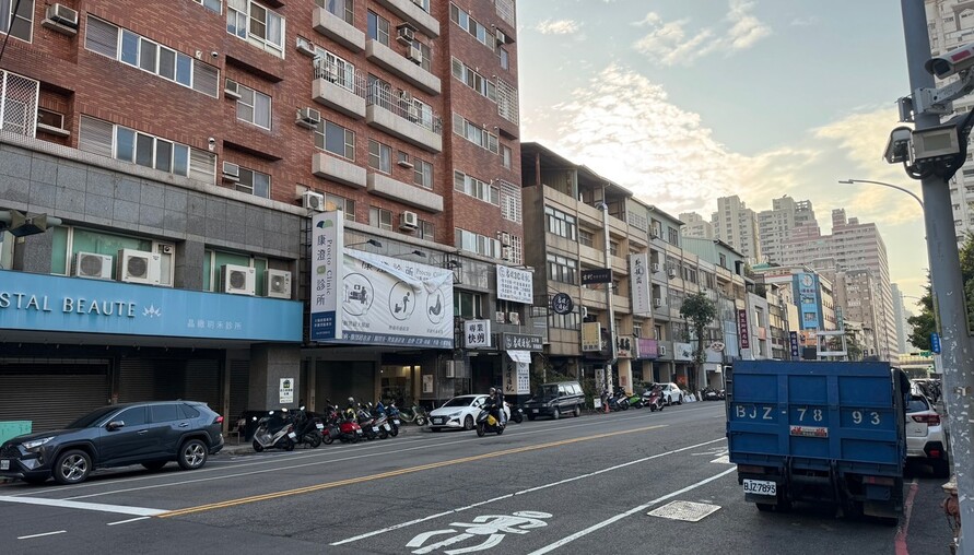 「營建熱、不動產冷」雙線分裂：央行精準控盤房市真相 | M傳媒