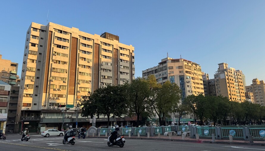 房市滯銷擴張！七都完銷新案暴減85%　平均銷售率跌破三成 | M傳媒