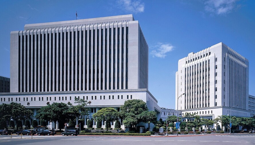 新台幣匯率論戰風暴：央行罕見八大點致函《經濟學人》駁「台灣病」指控 | M傳媒