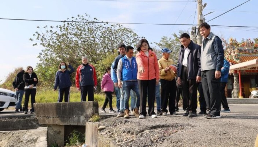 縣長張麗善會勘東勢、元長鄉道路、農水路 提升用路安全及耕作環境