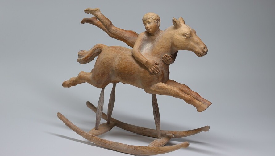 以木刻馬、以藝迎年 「木馬緩行集」展現生肖木雕多元風貌