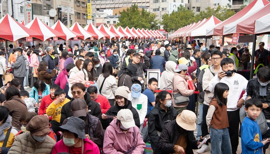 嘉市年貨大街至2/9於中央廣場熱鬧開賣 黃敏惠市長揪您來嘉買年貨