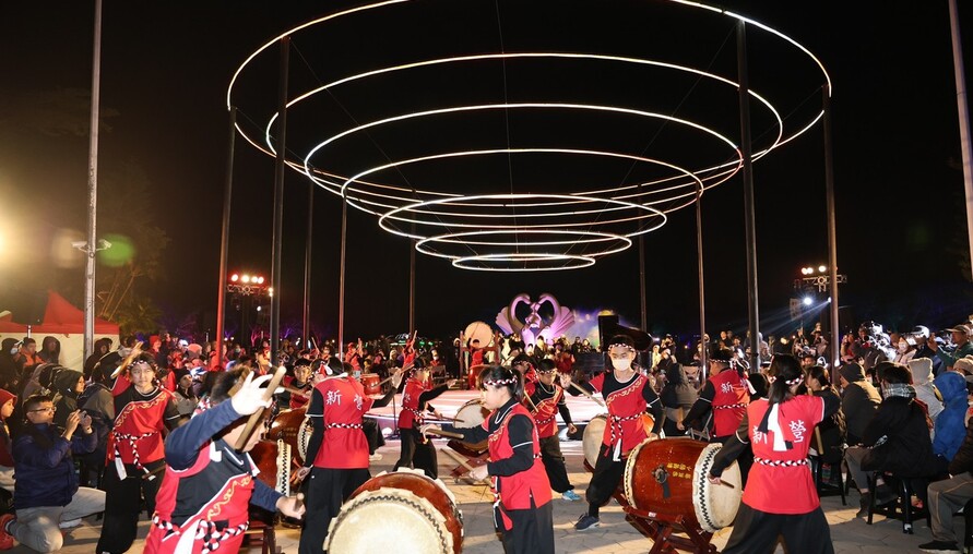 2026新營波光節今登場　原創IP共構光影打造天鵝湖夢境場域