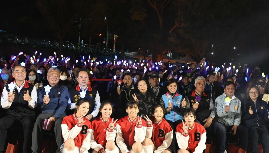 大陳公園夜晚大變身　光耀森林燈海成花蓮走春新景點