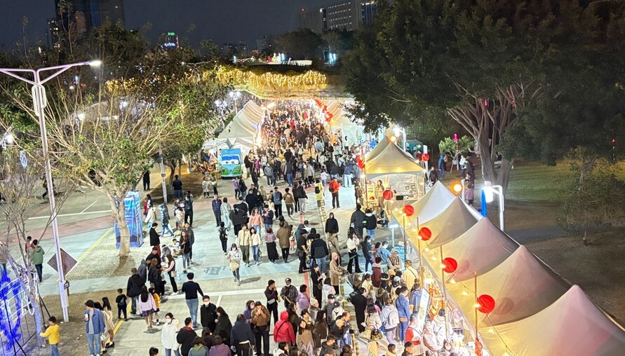 姆明魅力引爆人潮！中台灣燈會3天破百萬　民眾讚：親臨現場更好看