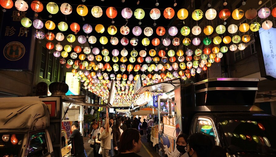 萬盞燈籠點亮太平老街　斗六燈海節熱鬧登場