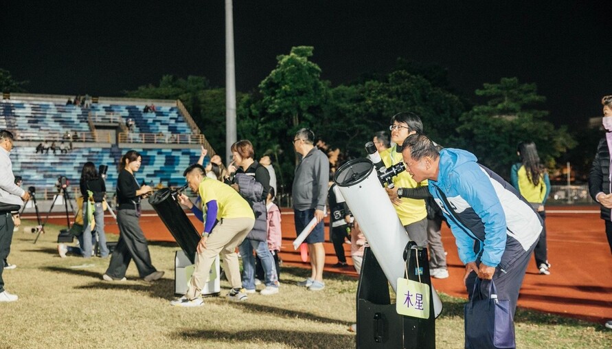 元宵「紅月伴花燈」！2026屏東追星季首秀 3/3五地連線直播登場     