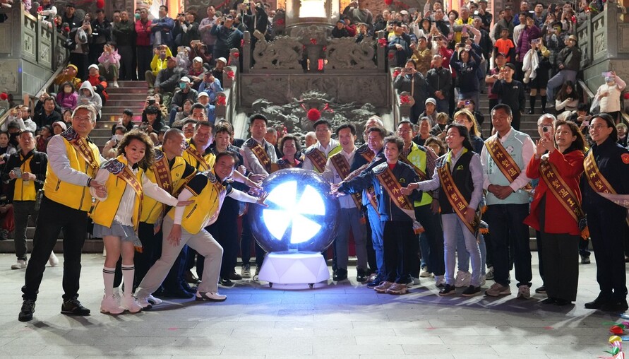 澎湖上元乞龜熱鬧登場 林皆興走訪廟宇 點燈祈願澎湖平安順遂